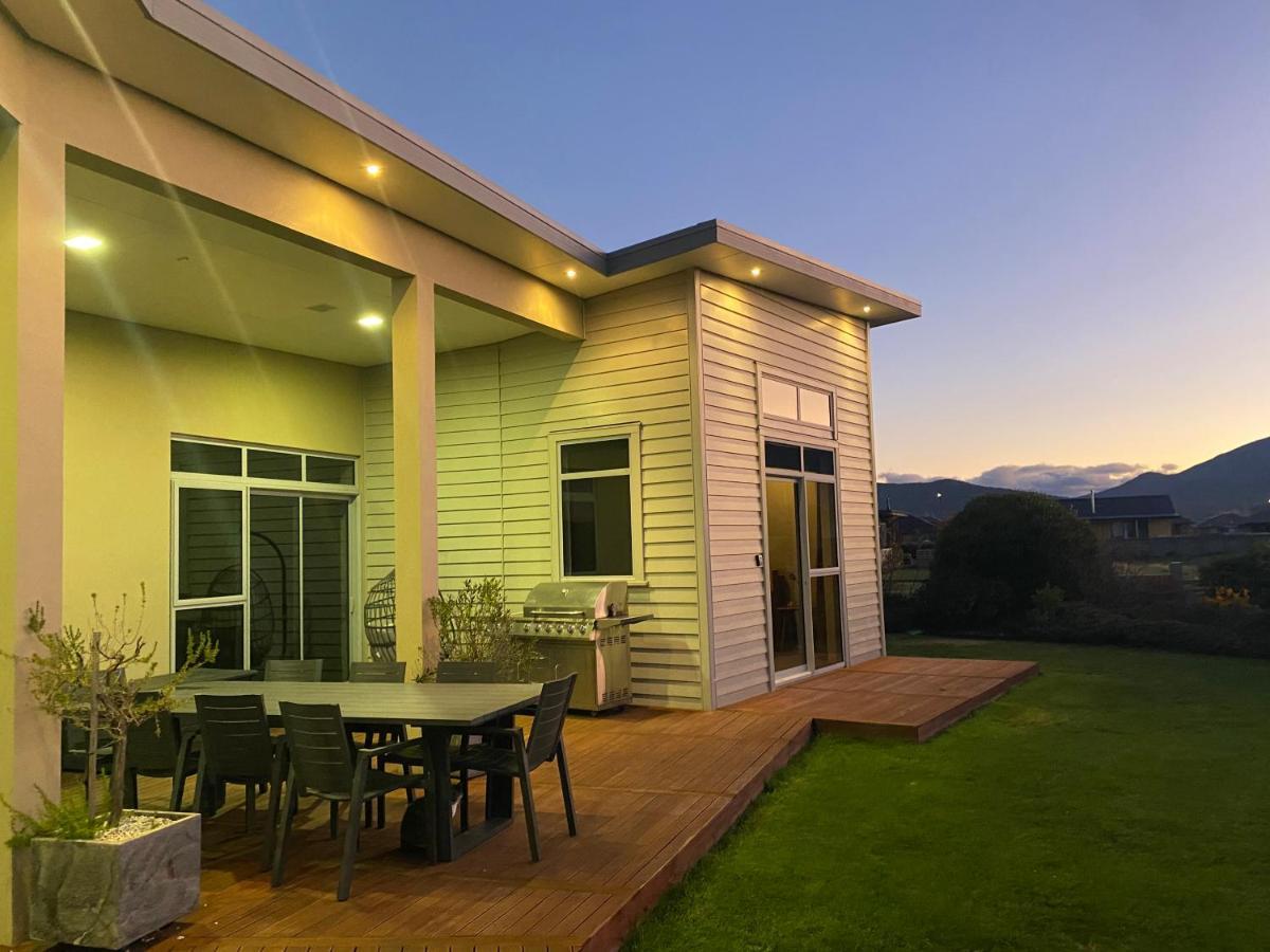Luxury On Howden Te Anau Exterior photo